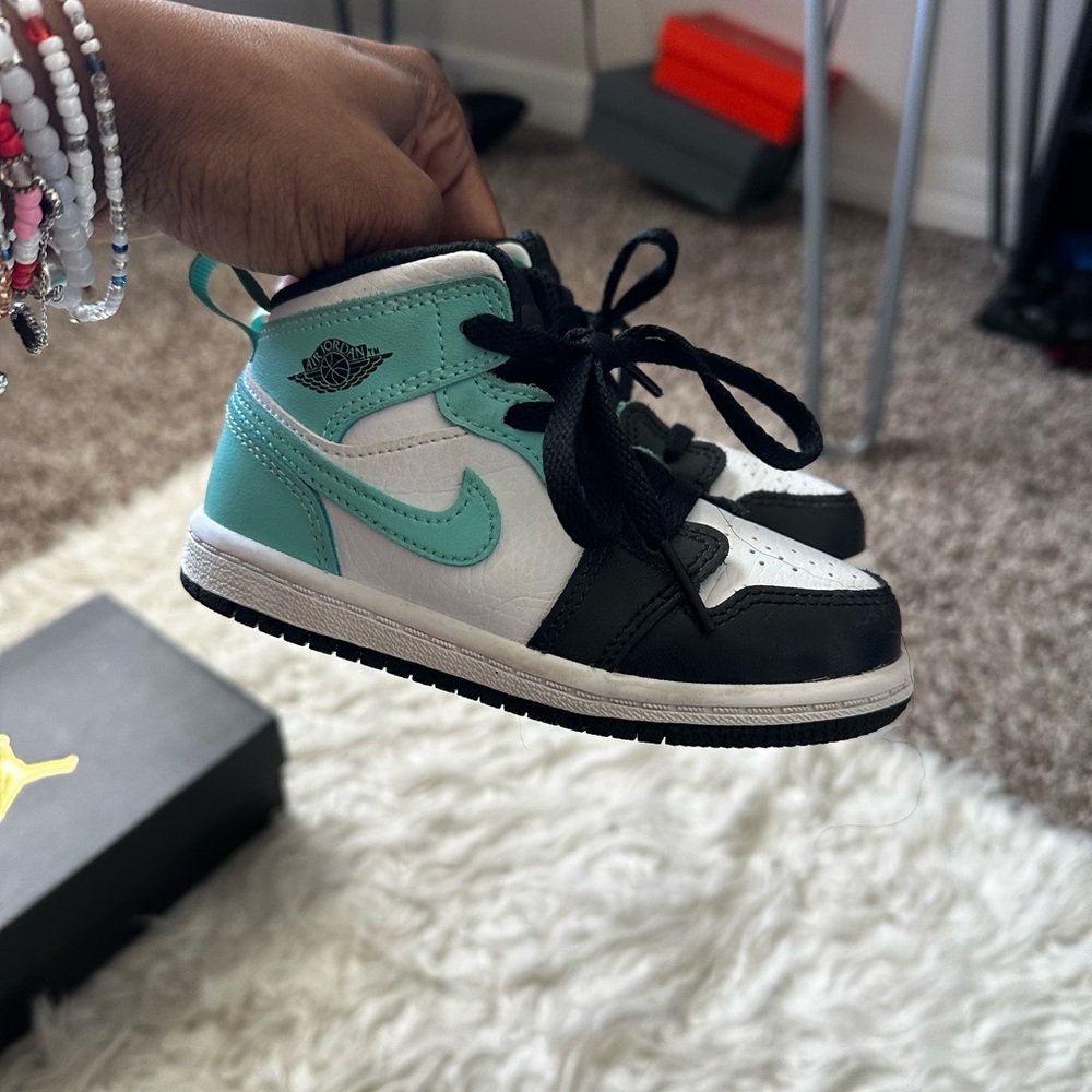 Jordan Kids High-Top Sneakers in Mint, Black & White